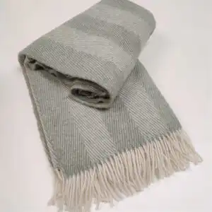 Roheline triibuline villane pleed 140x200 cm