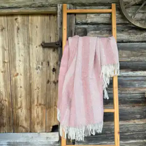 Vanaroosa pleed triipudega