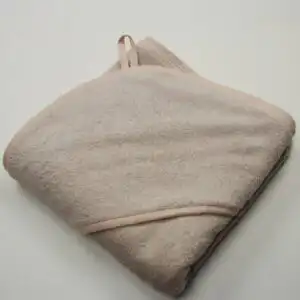 Kapuutsiga vannilina beež