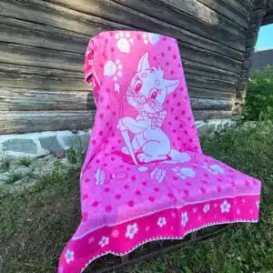 Roosa laste baikatekk kiisuga